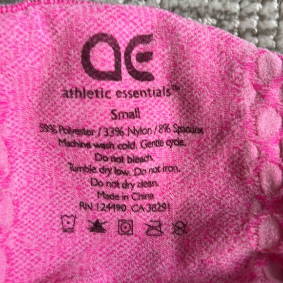 Pink top - Picture 5 of 5